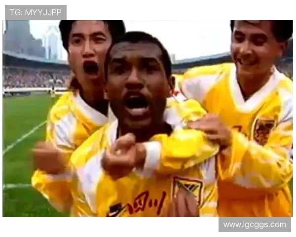 中国足球哭笑不得的球星们 从辉煌到低谷背后的无奈与坚持